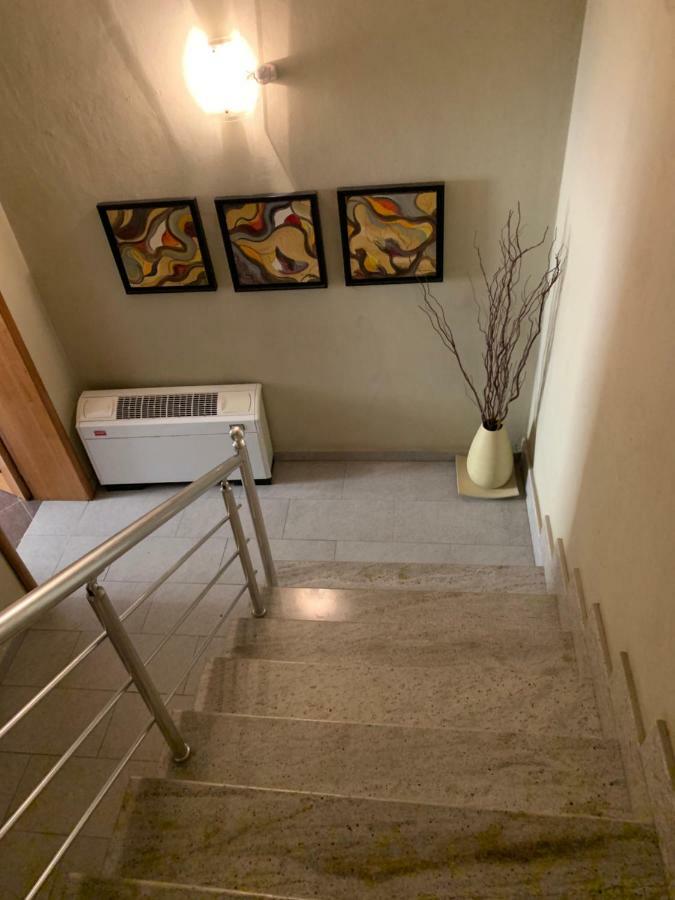 Albjona Guesthouse Тирана Экстерьер фото